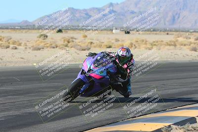 media/Jan-10-2025-CVMA Friday Practice (Fri) [[489e0da257]]/Group 4 and Trackday/Session 2 (Turn 4 Inside)/